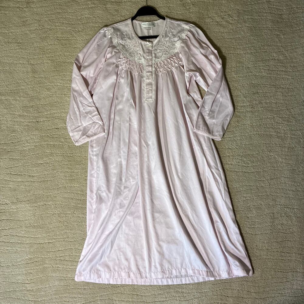 Vintage Miss Elaine Women PM Pink Cottagecore Traditional Nightgown Grandmacore